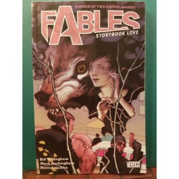Fables Vol. 3: Storybook Love by Bill Willingham 2004 Trade Paperback - Picture 1 of 2